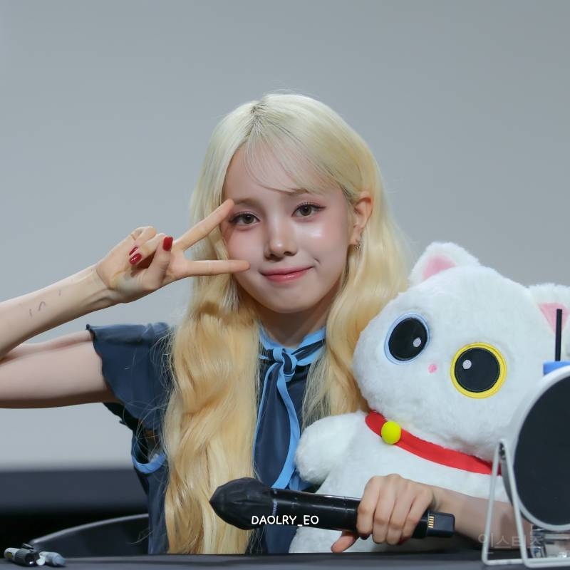 데뷔 후 첫 팬싸였던 오늘자 베이비돈크라이 프리뷰 | 인스티즈