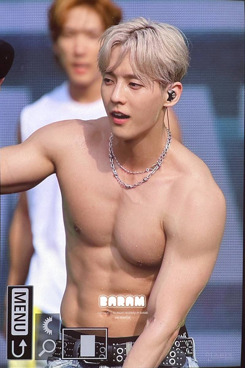 오늘자 워터밤에서 레전드 찍은 남돌 . jpg | 인스티즈