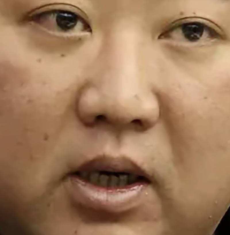 [잡담] 둘이 약간 닮은거같지않음? | 인스티즈