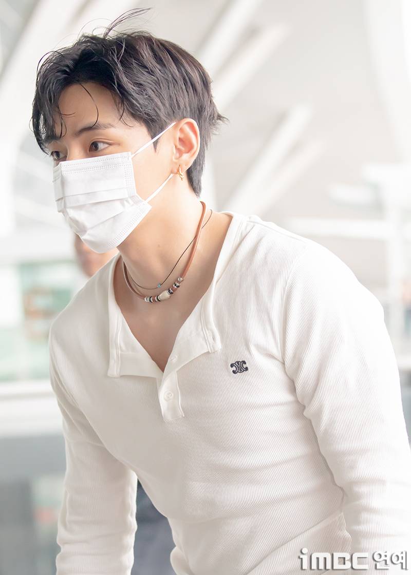 ⚠️현재 𝙅𝙊𝙉𝙉𝘼 고자극이라는 방탄 뷔 몸 두께⚠️ | 인스티즈