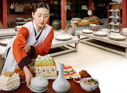 의외로 남자들 위주였다는 수랏간의 궁궐 음식 요리사들 | 인스티즈