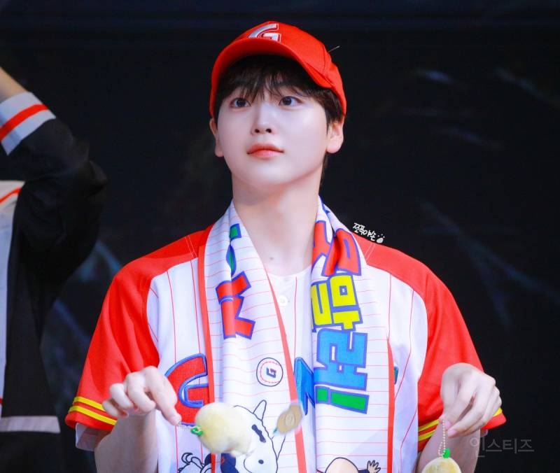 구단 별 야구 유니폼 수집가(?)인 크래비티 형준 | 인스티즈