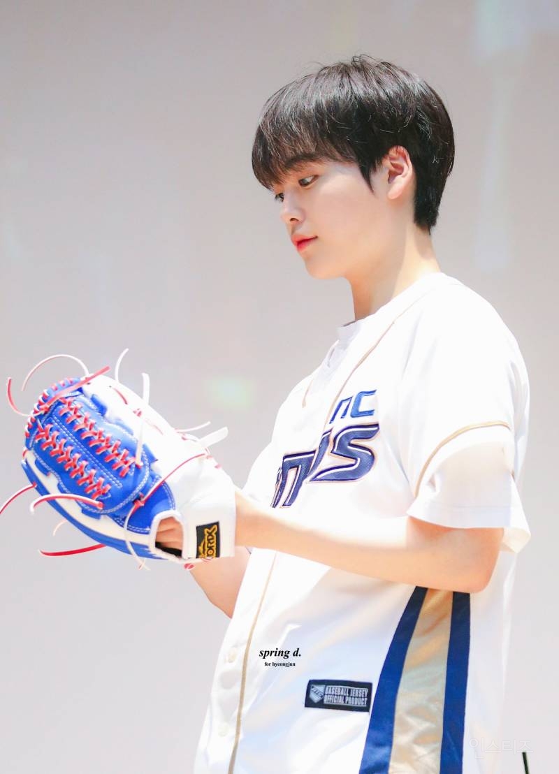 구단 별 야구 유니폼 수집가(?)인 크래비티 형준 | 인스티즈