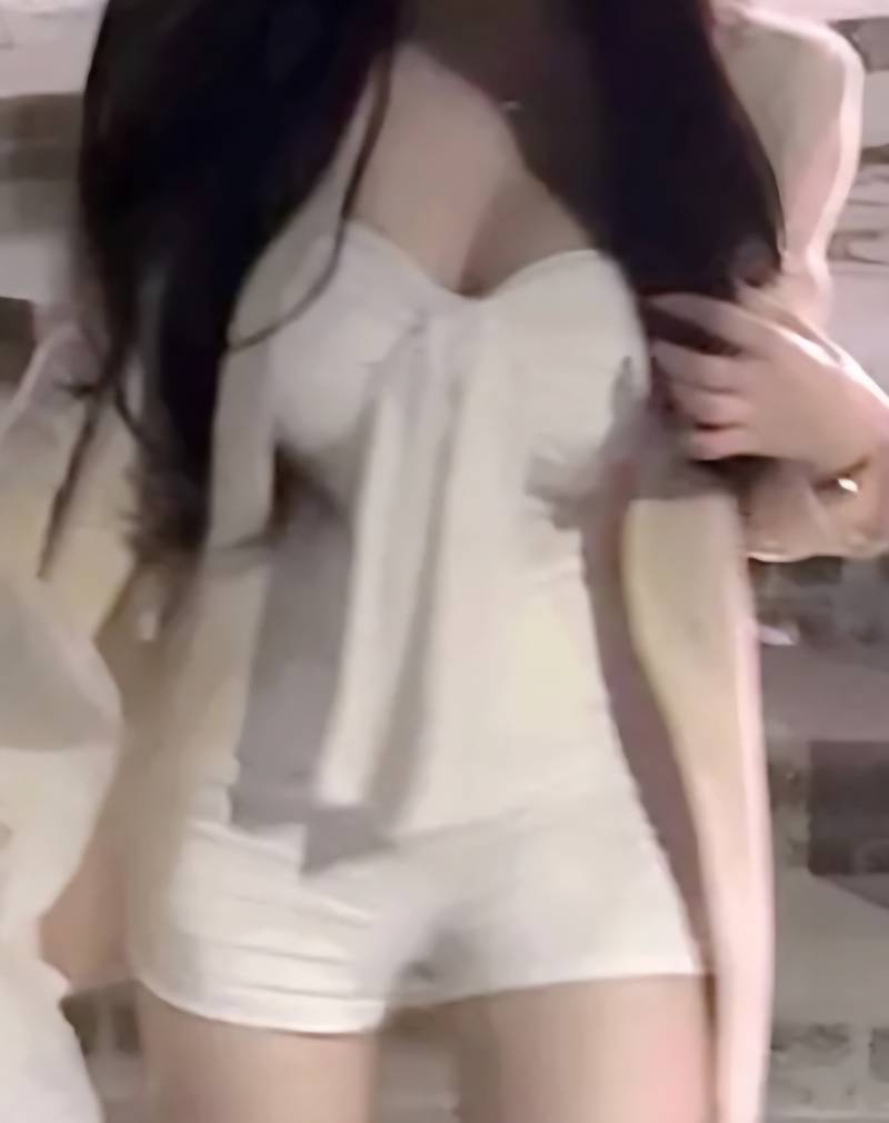[잡담] (사진) 일케 입고 돌아다니는 거 저렴해보여??🥺 | 인스티즈