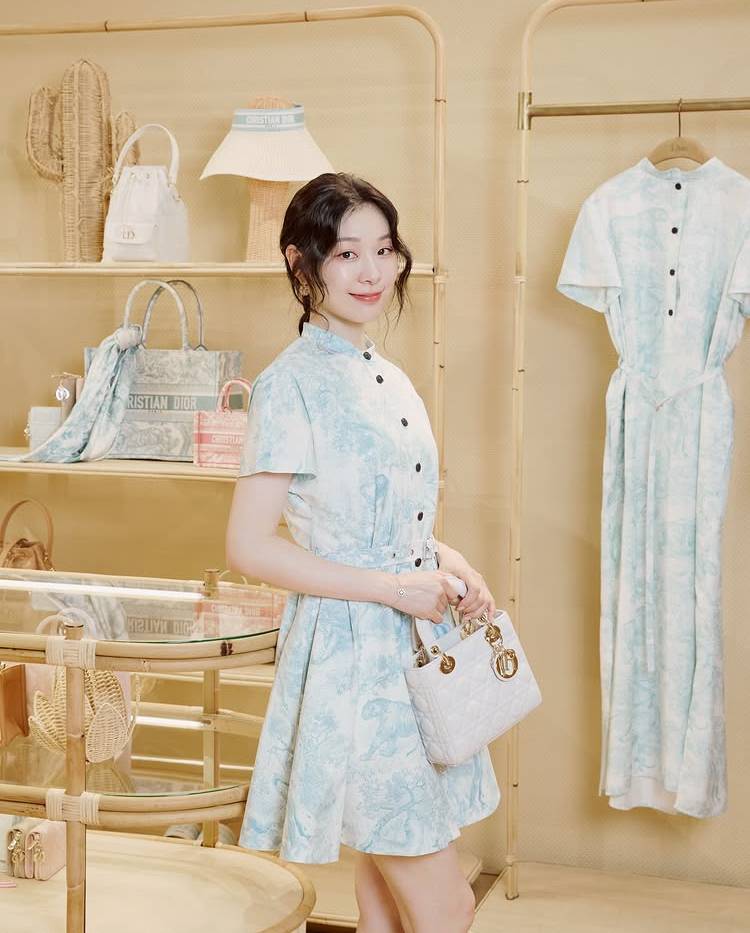 [잡담] 데이즈드 코리아 인별에 뜬 연느 디올 팝업 사진들 | 인스티즈