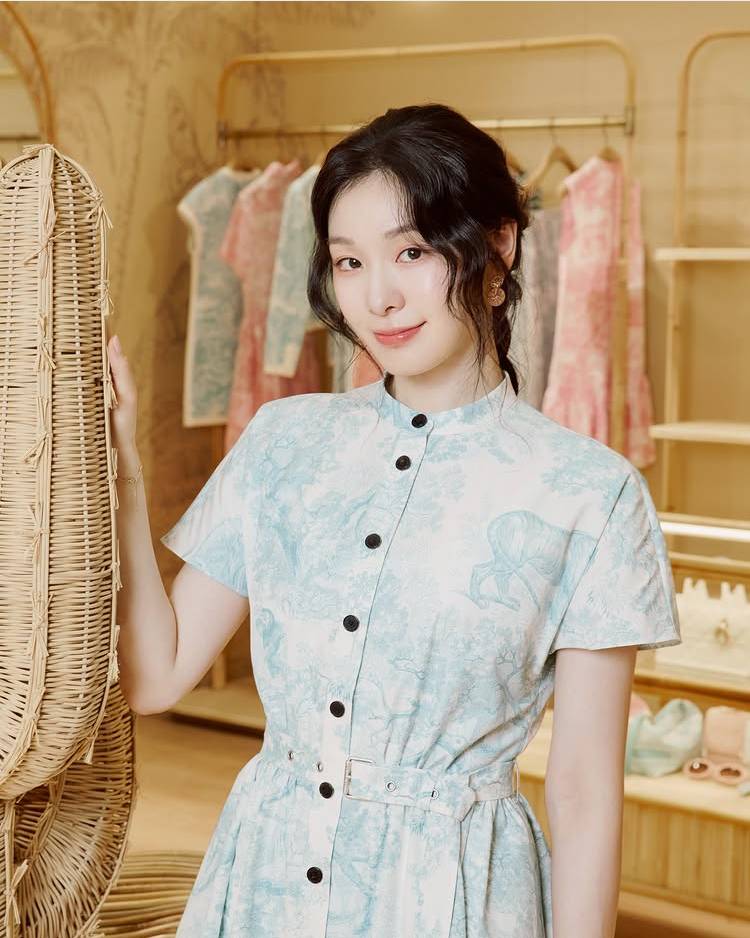 [잡담] 데이즈드 코리아 인별에 뜬 연느 디올 팝업 사진들 | 인스티즈