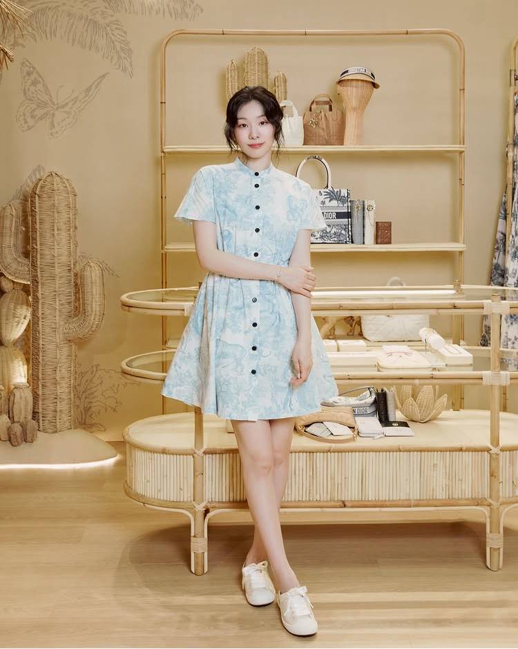 [잡담] 데이즈드 코리아 인별에 뜬 연느 디올 팝업 사진들 | 인스티즈