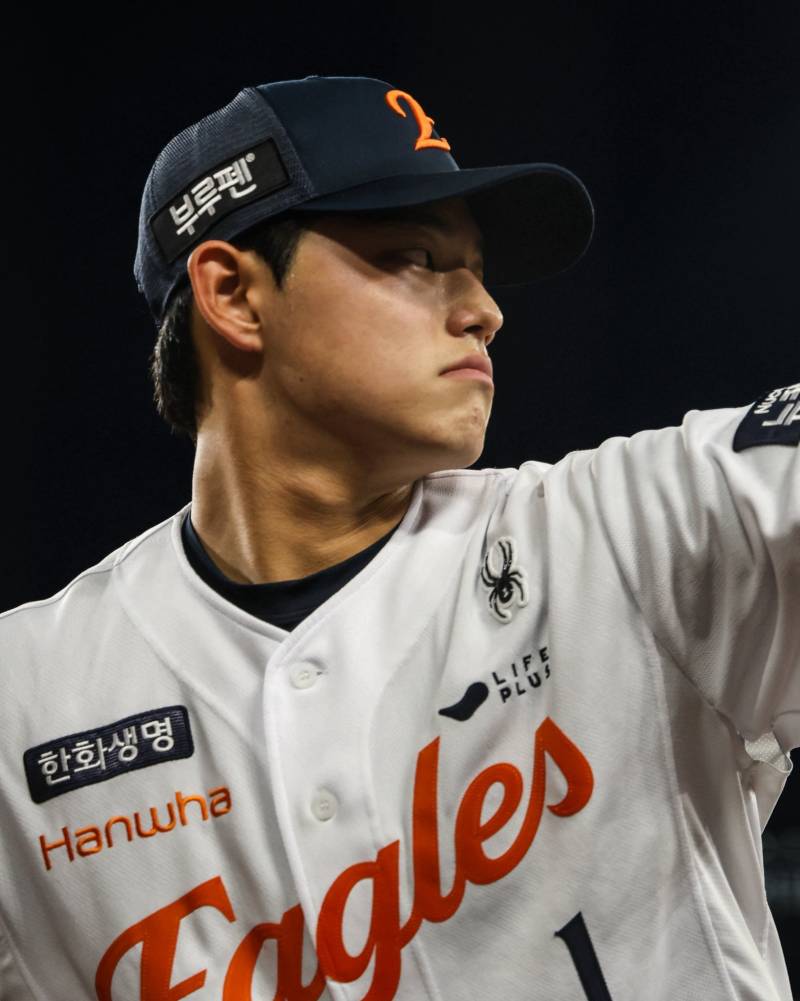 [잡담] 갑자기 문동주뽕 와서 사진 투척하고 가야겠어 | 인스티즈