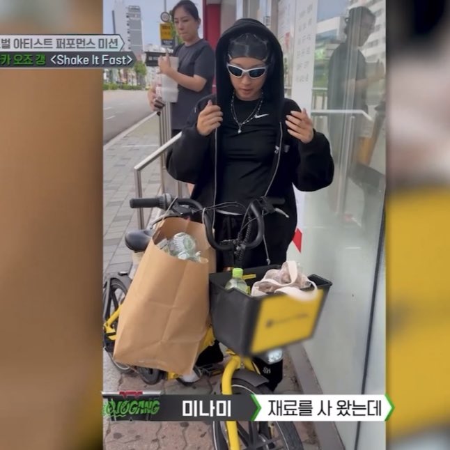 [잡담] 쿄카 그 와중에 다이소 가서 분무기 털어온게 젤웃김 | 인스티즈