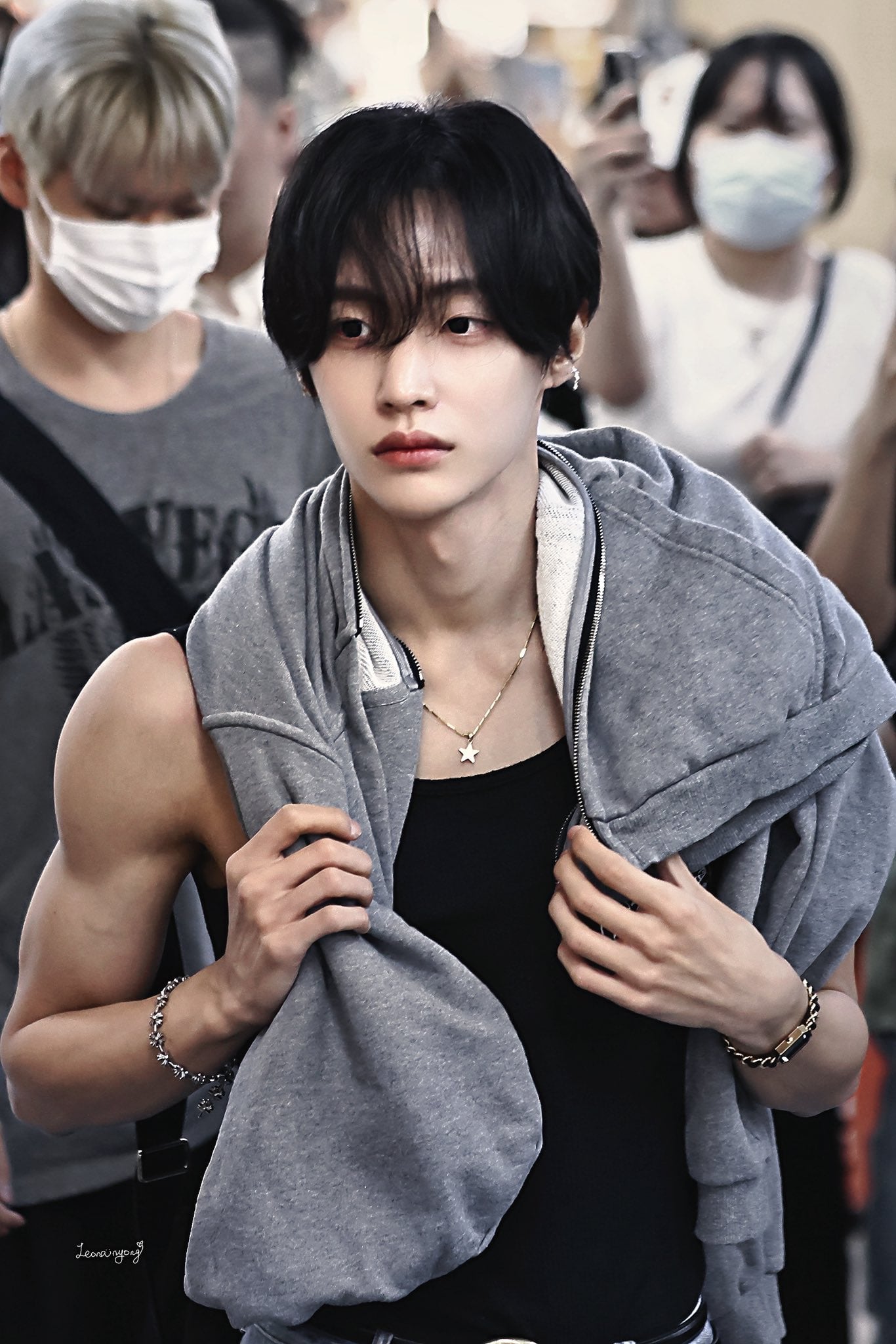 [잡담] 원빈은 어케 어깨까지 조각한거 같지 | 인스티즈