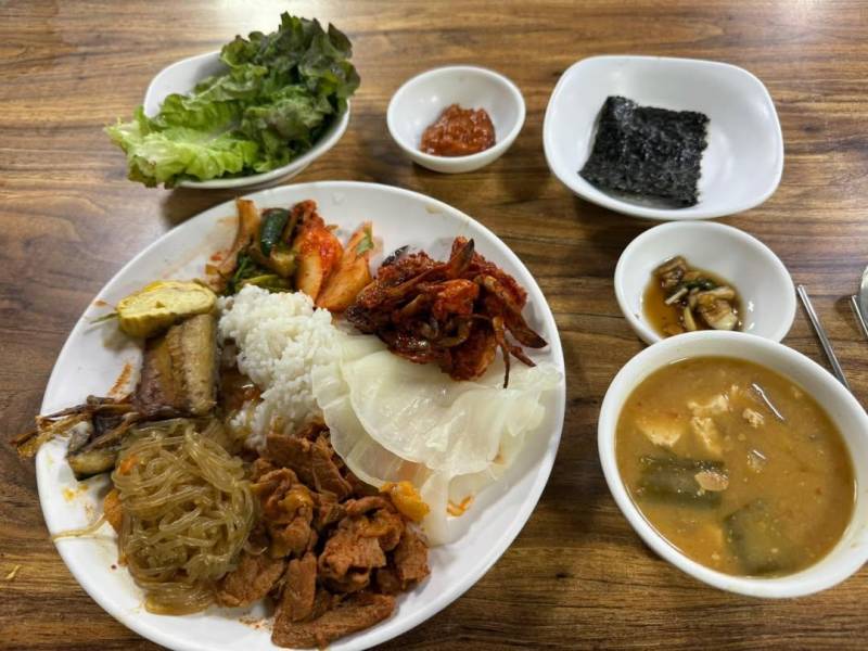 한식뷔페에서 많이 먹었다고 꼽먹음 | 인스티즈