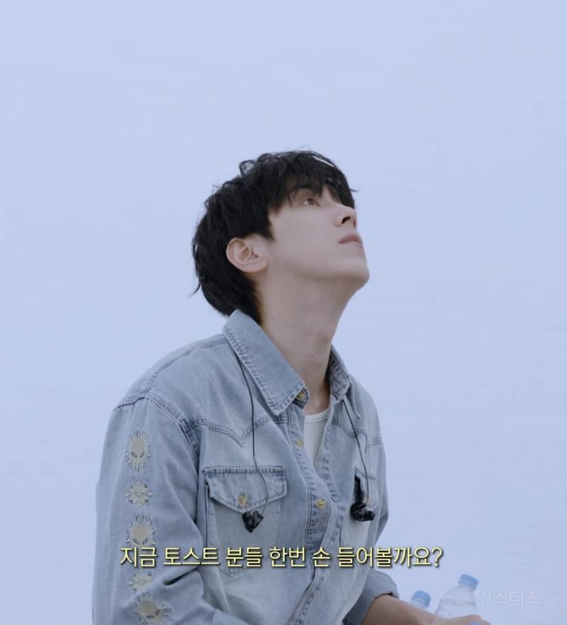 헬로키티 그림자 따라했지만 콩이 되어버린 연예인 .jpg | 인스티즈