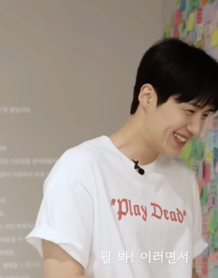 아직도 반려견과 싸운다는 38개월 남배우 .jpg | 인스티즈