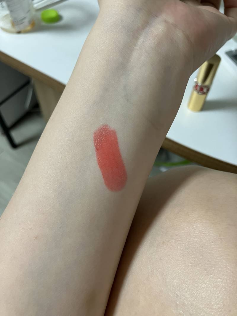 [잡담] 립 이런색이 너무 안받으면 혹시 뭘까....? | 인스티즈