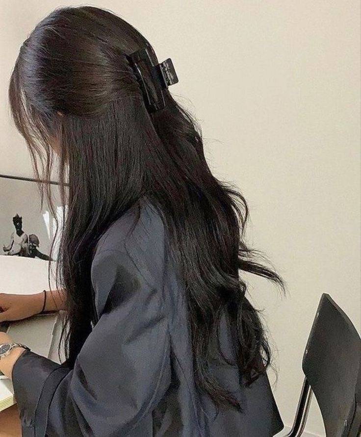 [잡담] 반묶음이 더 단정해 보이는 머리라고 하는 이유가 뭘까?? | 인스티즈