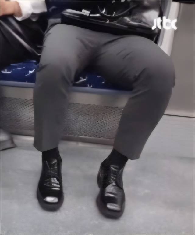 [잡담] 오늘 출근 쟈철에서 쩍벌남 참교육함 | 인스티즈
