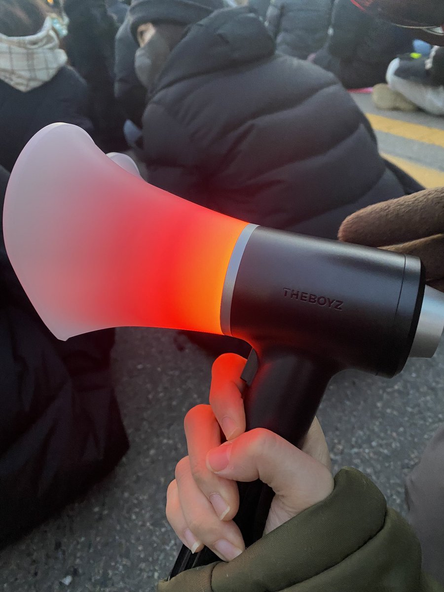 [잡담] 더보이즈 응원봉 하트성기 리뉴얼됨 | 인스티즈