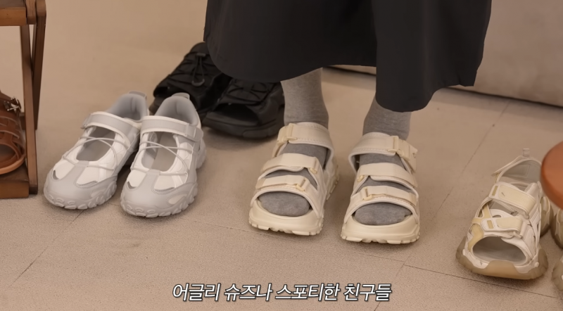 탑모델이 알려주는 샌들 신을 때 양말 고르는 방법 | 인스티즈