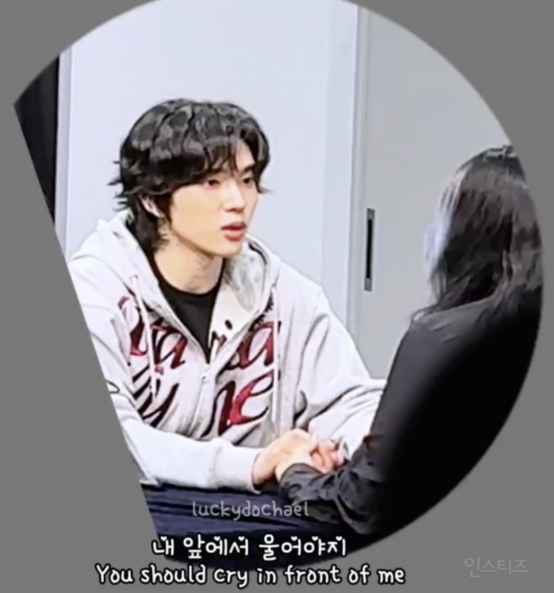 본인 안예쁘다고 우는 팬 자존감 높여주는 남돌 .jpg | 인스티즈