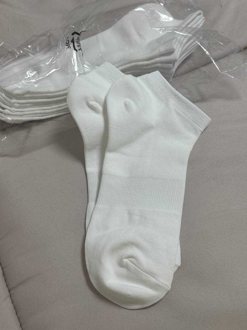 [잡담] 나 정말 기가막힌 양말 샀는데.. 여사친한테 주는거 에바야? | 인스티즈