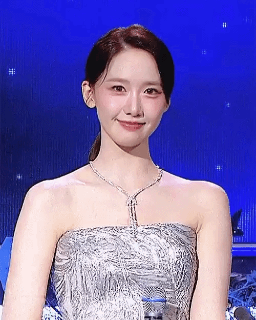 [잡담] 윤아 어제 드레스 3개가 다 대박이야 못골라 | 인스티즈