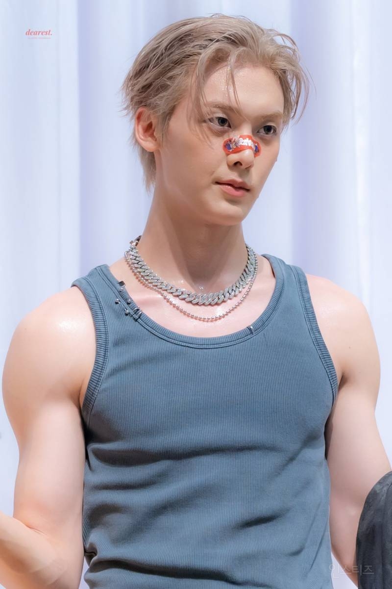 얼굴은 선녀인데 몸은 나무꾼인 남돌 .jpg | 인스티즈