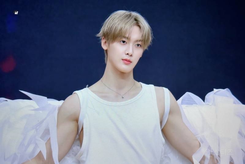 김똘똘이 반한 확신의 토끼상 남돌 .jpg | 인스티즈