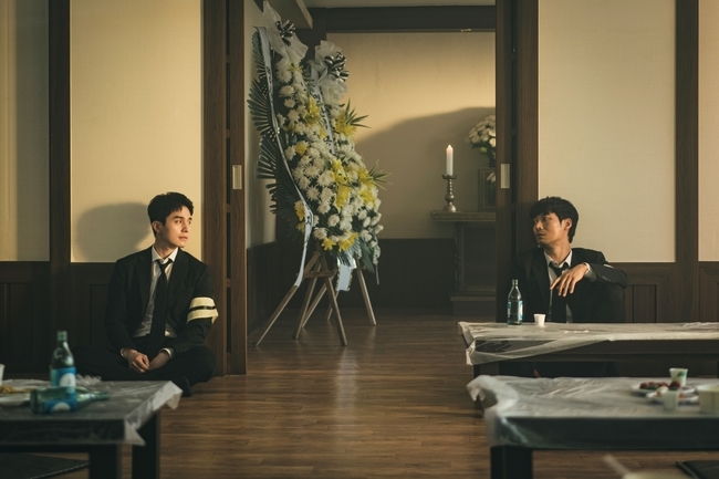 [정보/소식] 장례식장서 포착된 이동욱, 박훈 이문식과 관계 균열 시작점(착한 사나이) | 인스티즈