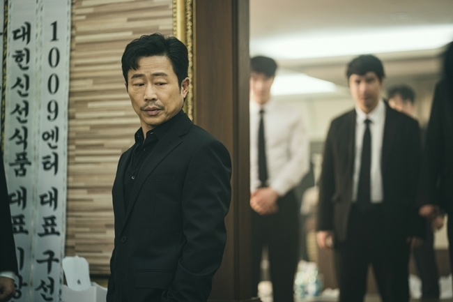 [정보/소식] 장례식장서 포착된 이동욱, 박훈 이문식과 관계 균열 시작점(착한 사나이) | 인스티즈
