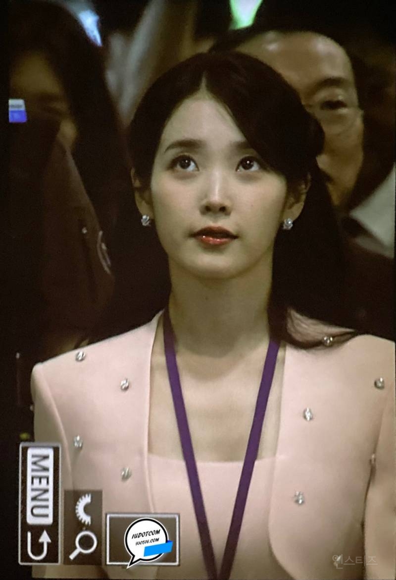 오늘 인천본부세관 홍보대사 위촉식 참석한 아이유 프리뷰.jpg | 인스티즈