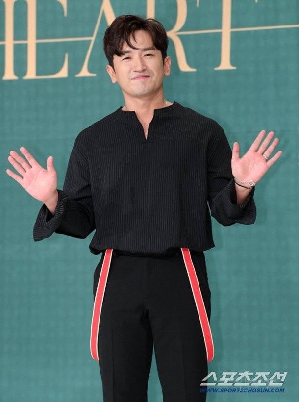신화 이민우, 손편지로 결혼 발표…"소중한 오랜 ♥인연과 가족 되기로" | 인스티즈