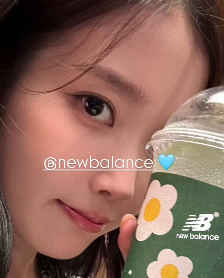 [잡담] 대군부인 살짝 보이는 아이유 얼굴 | 인스티즈