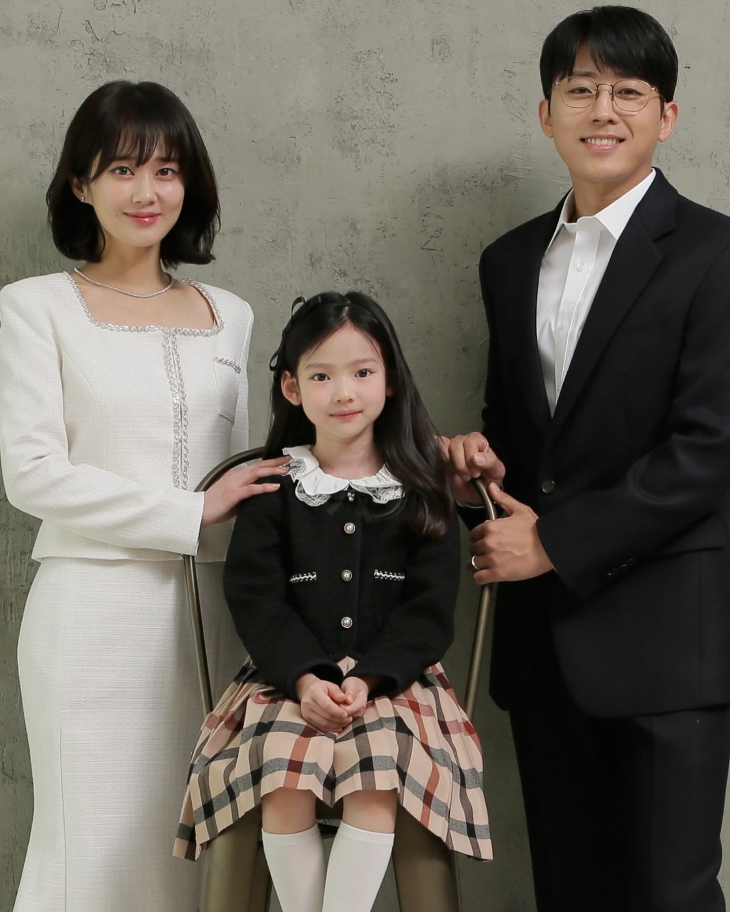 [잡담] 요즘 아역배우 중에 이 애기 넘 예쁘다 | 인스티즈