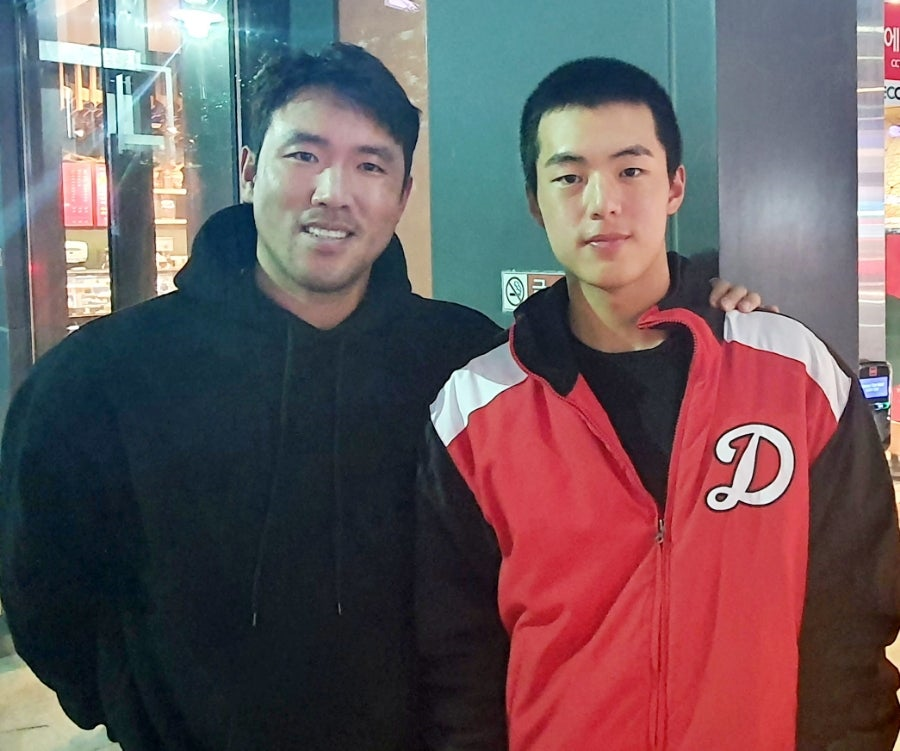 [잡담] 어제 낭만 MAX 찍은 롯데 캡틴 전준우와 롯린이 한태양 스토리 | 인스티즈