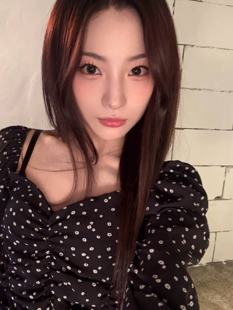 태어나서 첫 단발로 자르고 눈물 날 뻔 했다는 여돌 .jpgif | 인스티즈