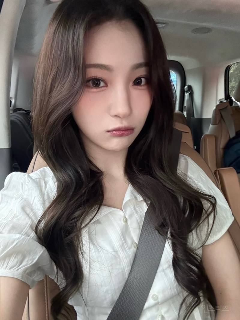 태어나서 첫 단발로 자르고 눈물 날 뻔 했다는 여돌 .jpgif | 인스티즈