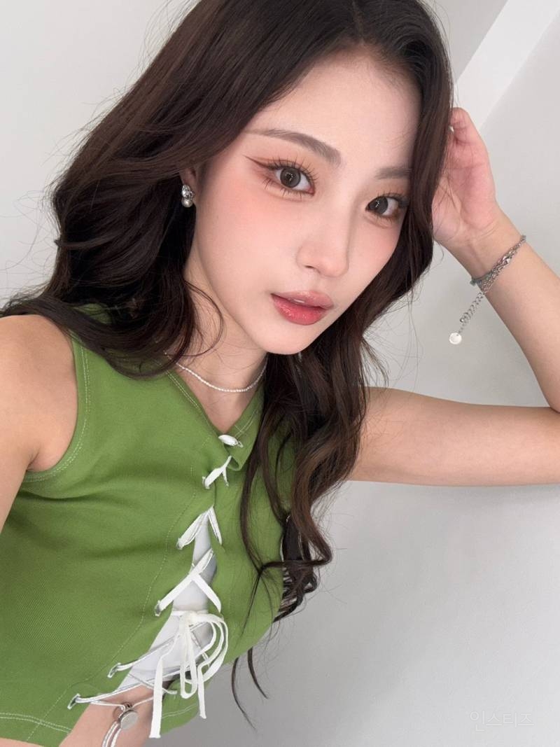 태어나서 첫 단발로 자르고 눈물 날 뻔 했다는 여돌 .jpgif | 인스티즈