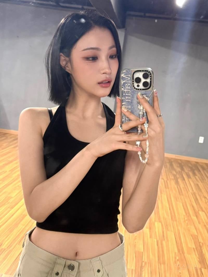 태어나서 첫 단발로 자르고 눈물 날 뻔 했다는 여돌 .jpgif | 인스티즈