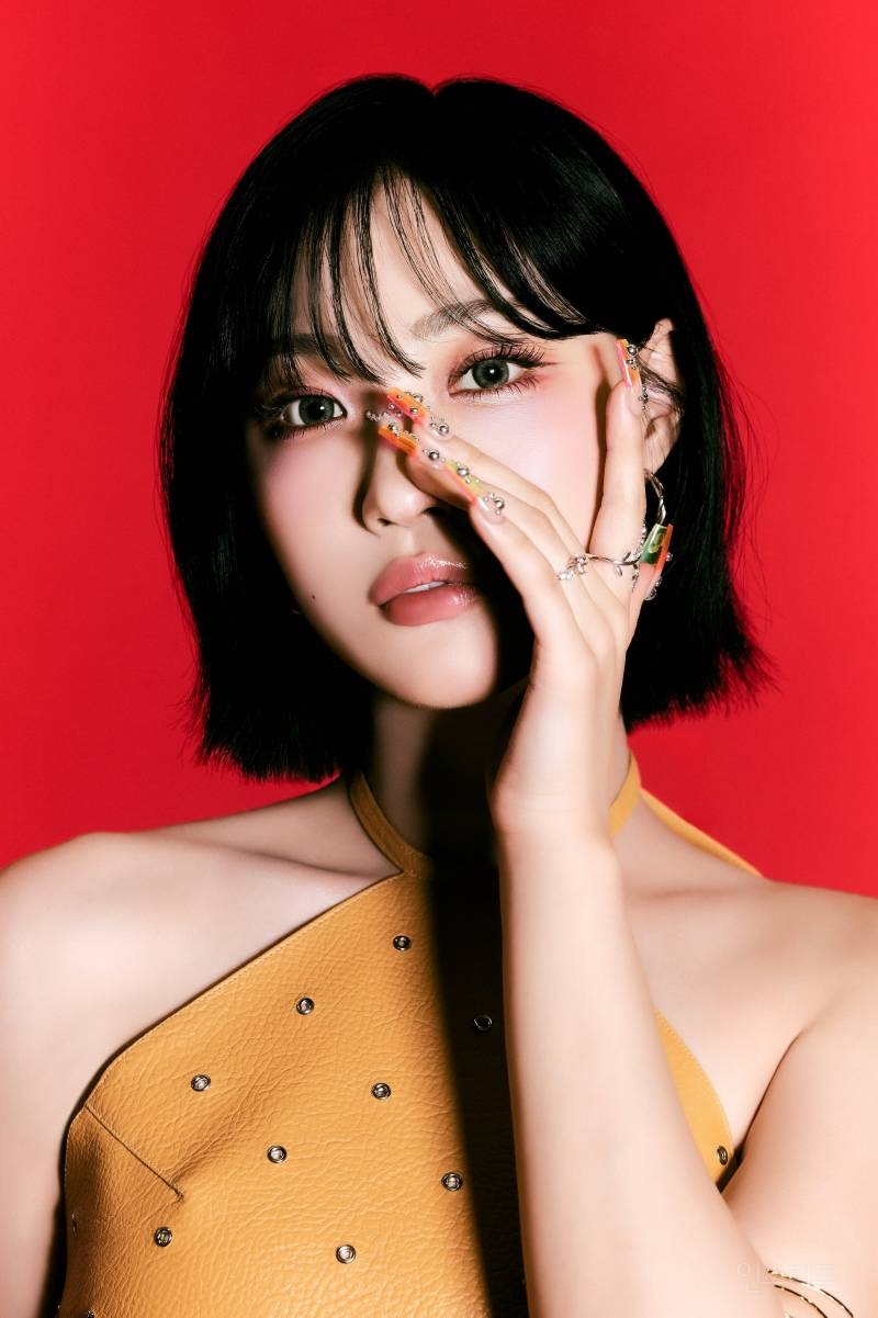 태어나서 첫 단발로 자르고 눈물 날 뻔 했다는 여돌 .jpgif | 인스티즈