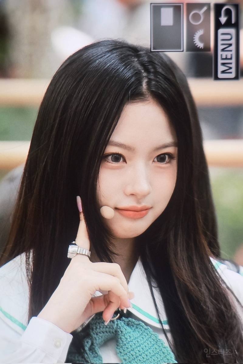 오늘 더현대 깜짝등장해서 단체로 너무 예뻤던 키키 멤버들…jpg | 인스티즈
