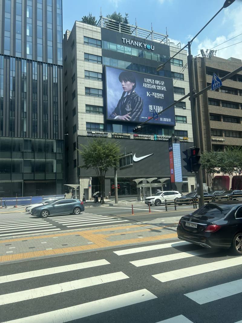 [잡담] 오늘 강남에서 웃긴거 봣어 | 인스티즈