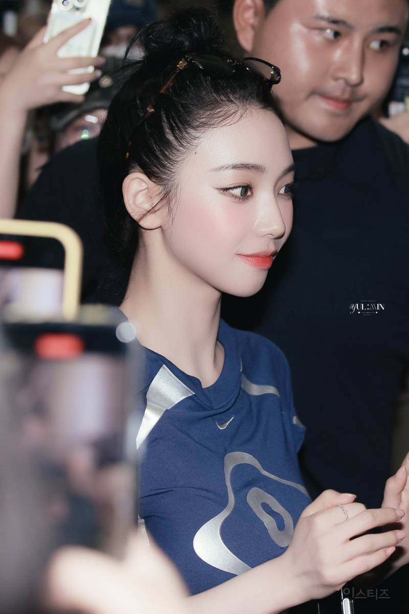 어제 카리나 김포공항 입국 jpg | 인스티즈