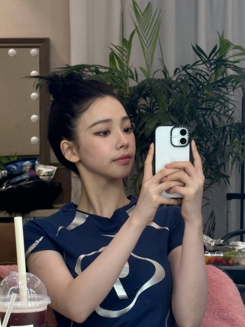 어제자 카리나 인스타 업뎃 | 인스티즈