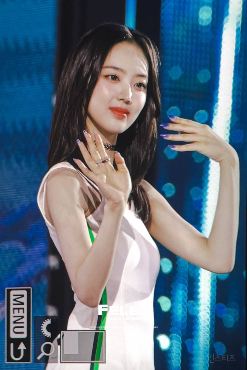 어제부터 계속 비주얼로 알티타고 있는 여돌.twt | 인스티즈