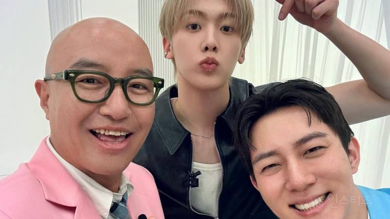 차은우가 떠나기 전 홍석천한테 준 보석 .jpgif | 인스티즈