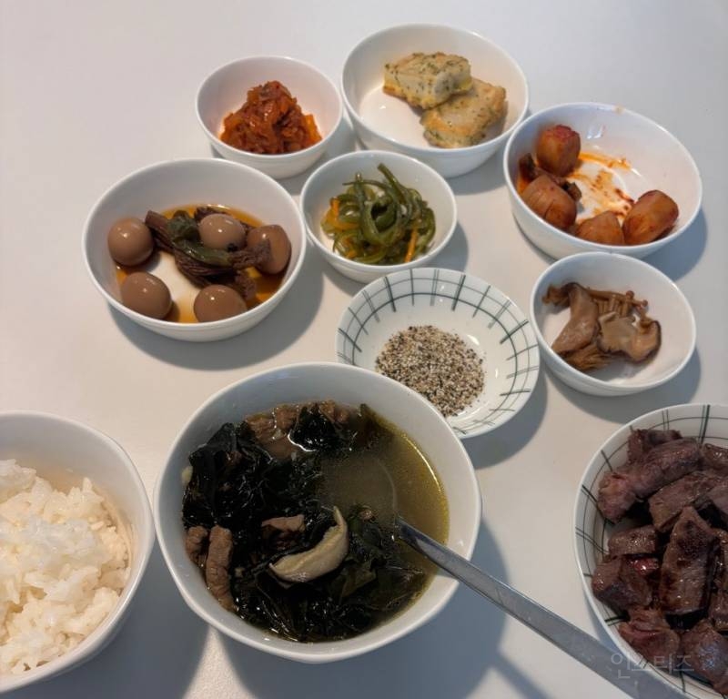 이쯤되면 카리나가 정말 부러워지는 숙소 밥 사진들 | 인스티즈
