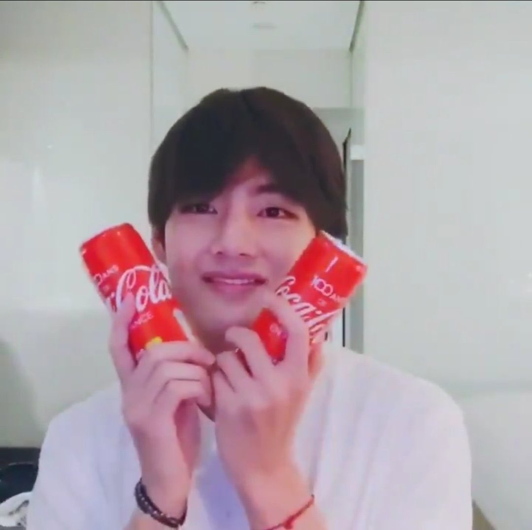 [잡담] 방탄 뷔 평소에도 콜라 좋아하잖아 | 인스티즈