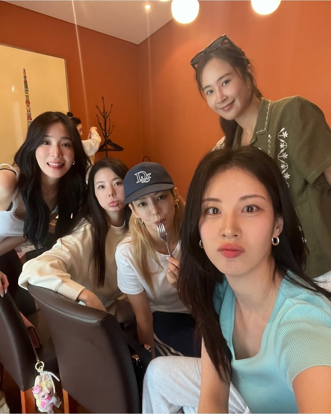 [잡담] 티파니 인별 소녀시대 완전체 사진 | 인스티즈