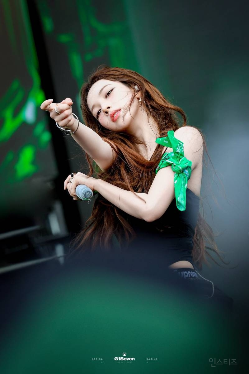 다시보는 솔로 카리나 워터밤 고화질jpg | 인스티즈