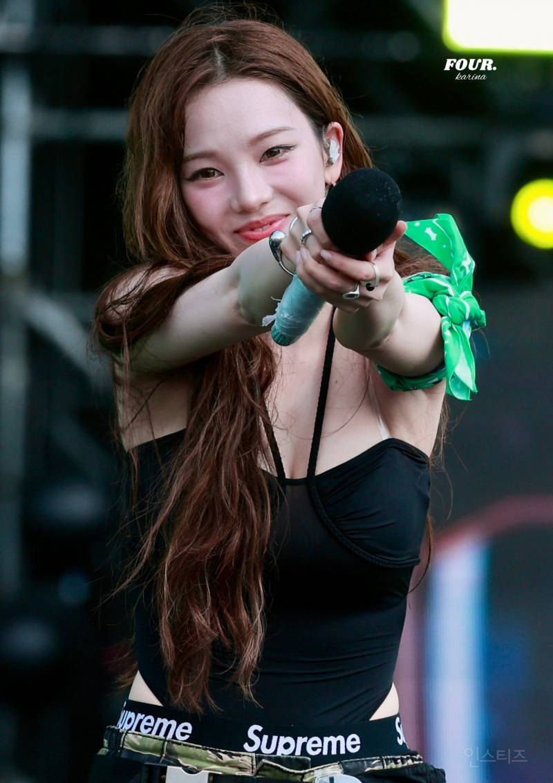 다시보는 솔로 카리나 워터밤 고화질jpg | 인스티즈